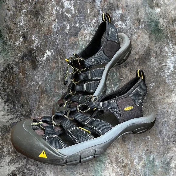Keen Newport H2 Active Sandals Mens Size 8 Gray Waterproof Fisherman Water